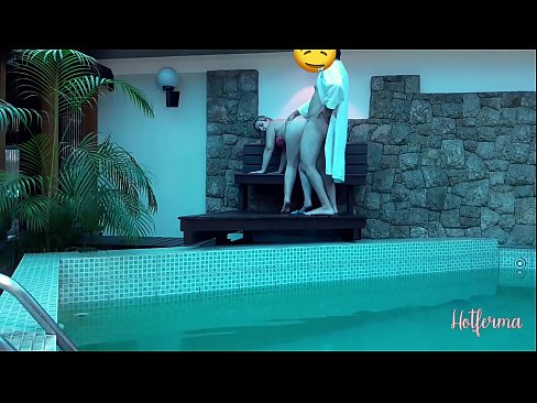 ❤️ A főnök meghívja a szobalányt a medencébe, de nem tud ellenállni egy forró ❤ Pornó videó at hu.pornobot.ru