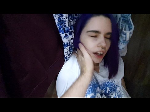 ❤️ Megtaláltam a nővéremet a szekrényben, és segítettem neki elélvezni. ❤ Pornó videó at hu.pornobot.ru